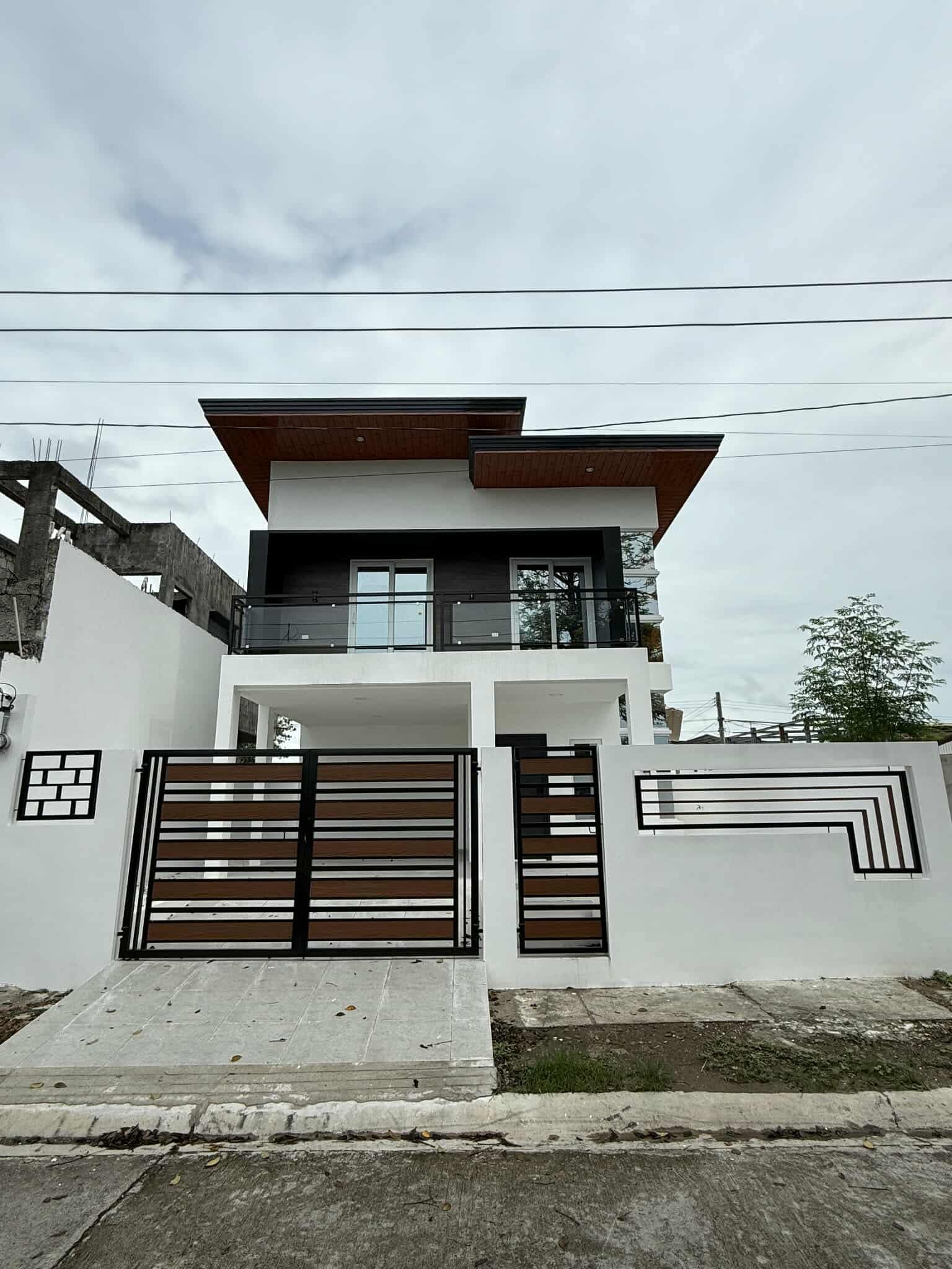 Brandnew House for sale near Korean town and Clark