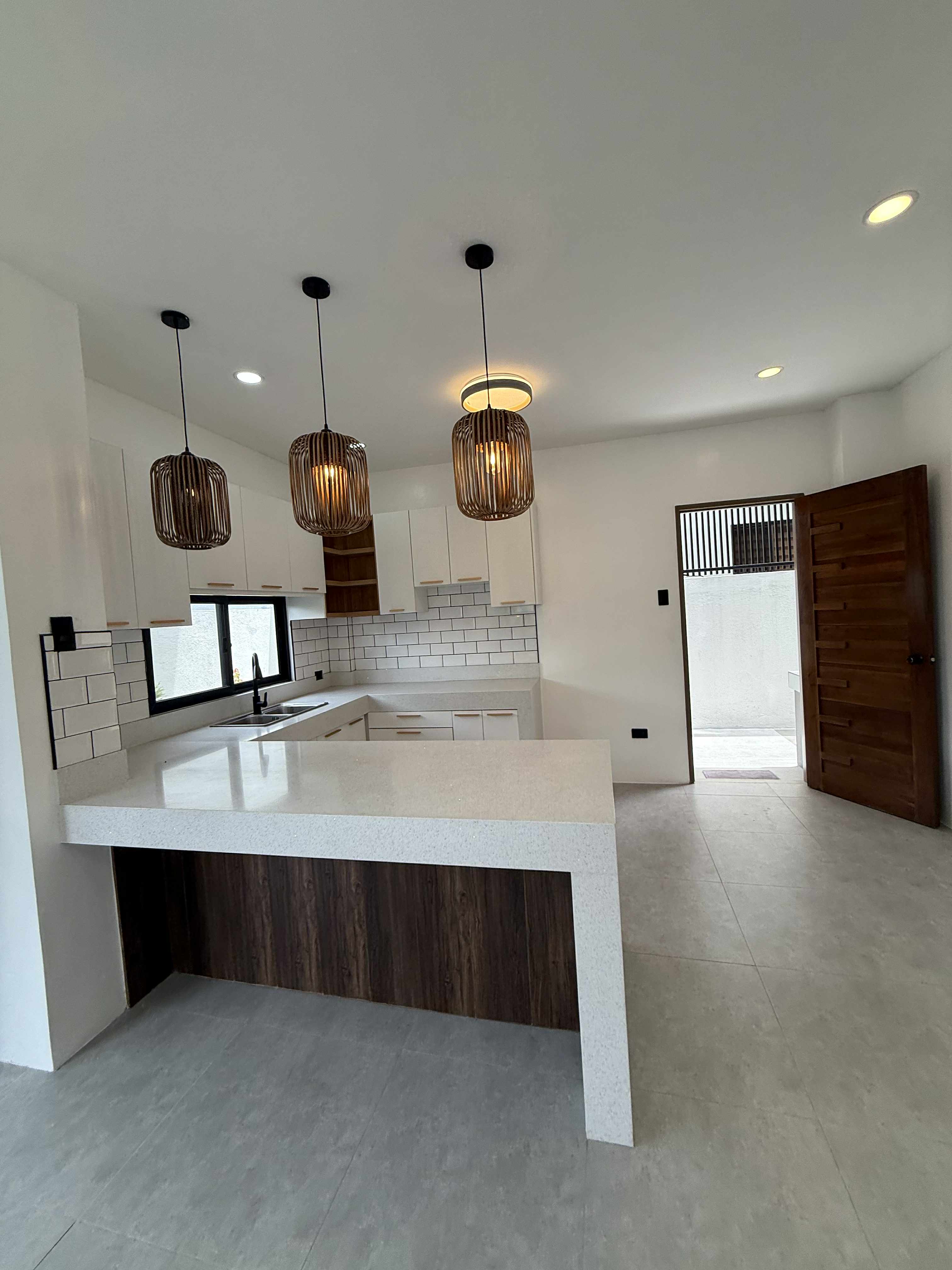 4 BEDROOMS BRAND NEW HOMES IN ANGELES CITY