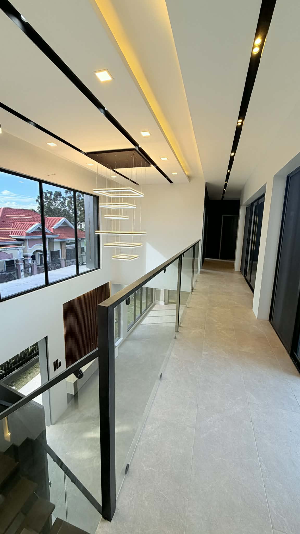 Clark Manor Listing photo 5