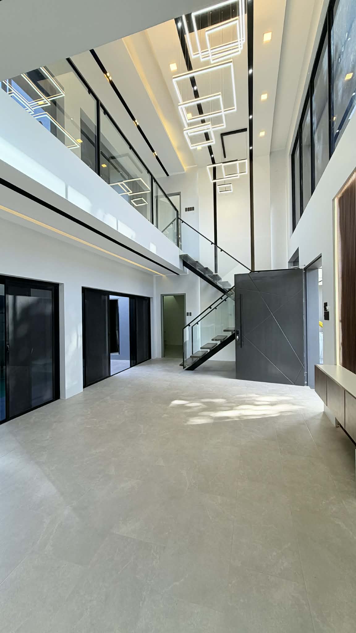 Clark Manor Listing photo 10